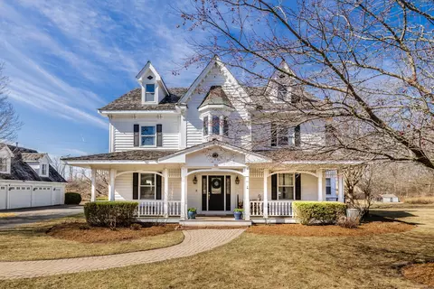 3 Eagle Pointe Dr, Barrington Hills, IL 60010
