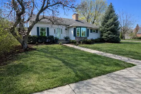 108 Beverly Pl, Munster, IN 46321