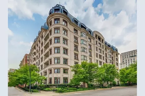65 E Goethe St #4E, Chicago, IL 60610