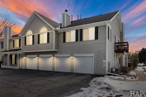 404 Lowell Dr #404, South Elgin, IL 60177