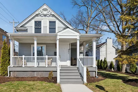 421 E School St, Naperville, IL 60540