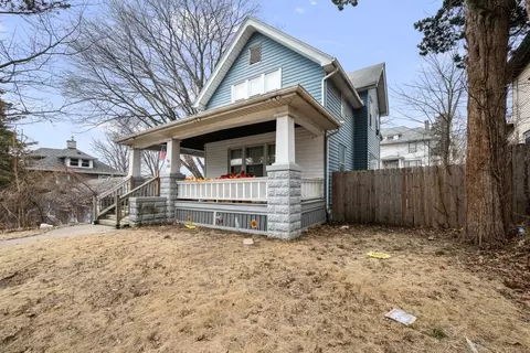 1323 17th St, Rock Island, IL 61201