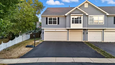 57 Seton Creek Dr, Oswego, IL 60543