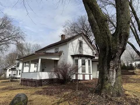 302 E 2nd St, Prophetstown, IL 61277 photo 4