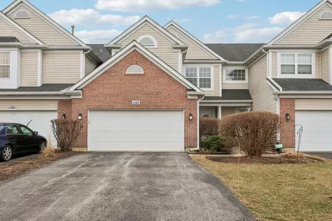 1102 Lillian Ln #1102, West Chicago, IL 60185