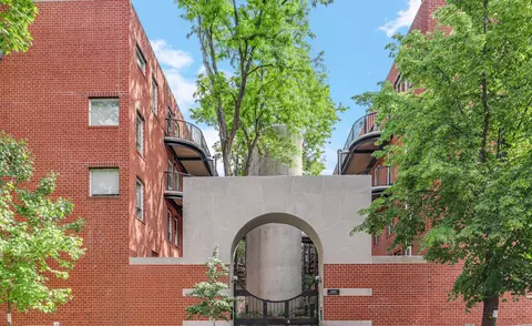 5400 S Hyde Park Blvd #2C, Chicago, IL 60615