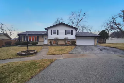 10456 S Stowe Ct, Palos Hills, IL 60465