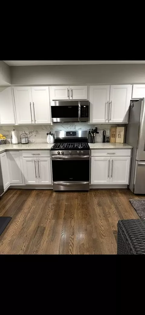 Kitchen - 1810 Golf View Dr, Bartlett, IL 60103 photo 2 of 3
