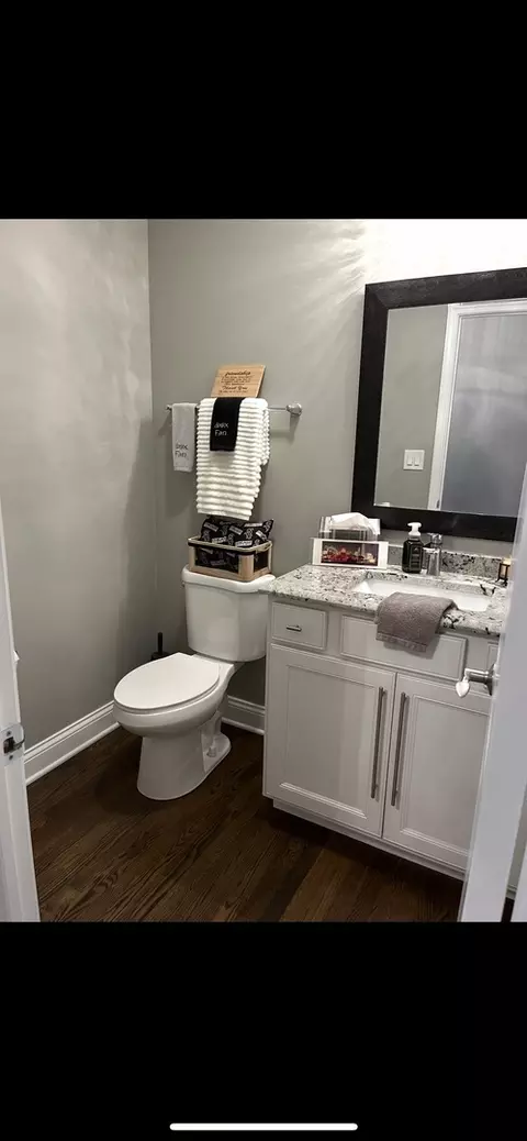 Bath - 1810 Golf View Dr, Bartlett, IL 60103 photo 1 of 5