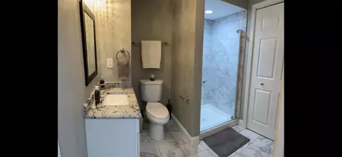Bath - 1810 Golf View Dr, Bartlett, IL 60103 photo 5 of 5
