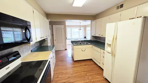 Kitchen - 630 Short St, Centralia, IL 62801 photo 3 of 4