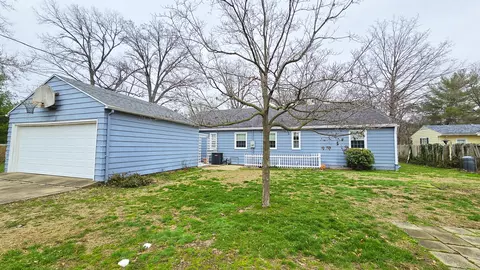 Exterior - 630 Short St, Centralia, IL 62801 photo 6 of 11