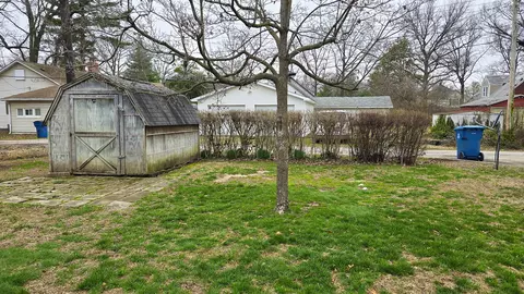 Exterior - 630 Short St, Centralia, IL 62801 photo 7 of 11