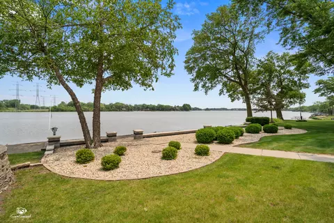 Exterior - 8043 Tamarack Ln, Morris, IL 60450 photo 3 of 8