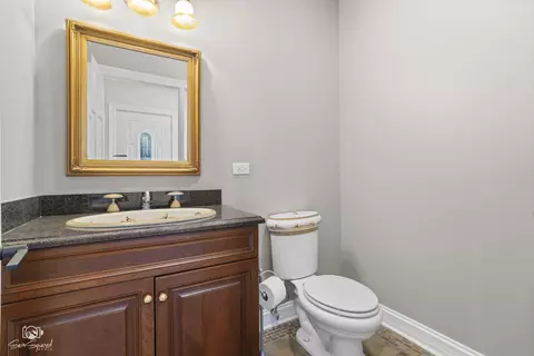Bath - 8043 Tamarack Ln, Morris, IL 60450 photo 3 of 3