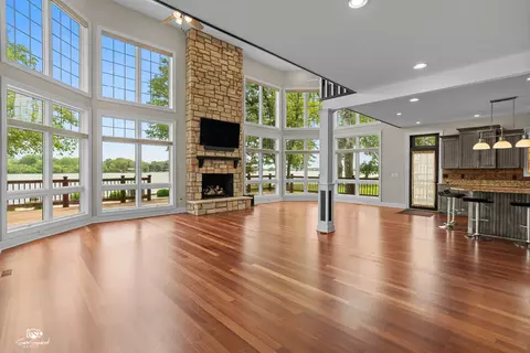 Living - 8043 Tamarack Ln, Morris, IL 60450 photo 3 of 7