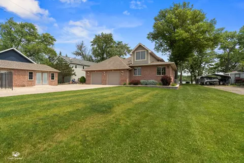 Exterior - 8043 Tamarack Ln, Morris, IL 60450 photo 1 of 8