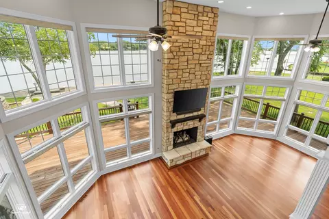 Living - 8043 Tamarack Ln, Morris, IL 60450 photo 1 of 7