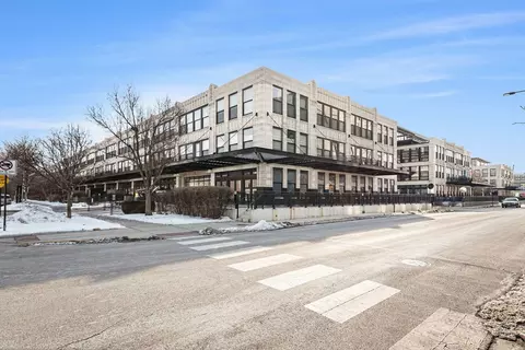 1151 W 14th Pl #242, Chicago, IL 60608