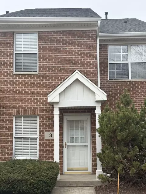 3 Charlotte Cir, Elmhurst, IL 60126