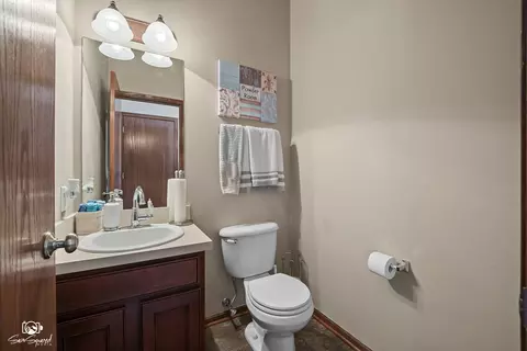 Bath - 25164 S Plainview Dr, Channahon, IL 60410 photo 1 of 3