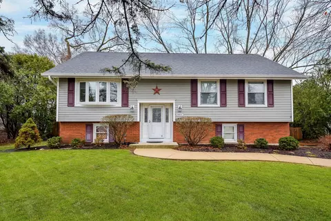 26 W237 Parkway Dr, Winfield, IL 60190