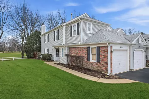 1821 Pebble Beach Cir #1, Elk Grove Village, IL 60007