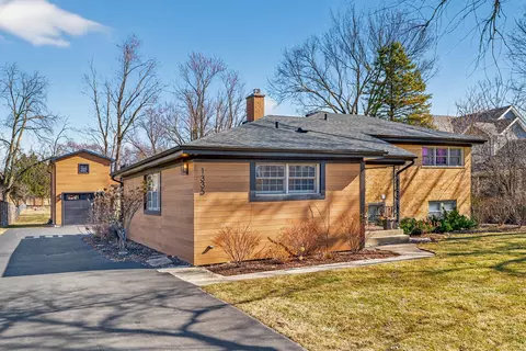 1335 Wilmot Rd, Deerfield, IL 60015
