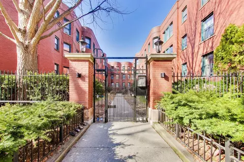 832 W Lakeside Pl #3N, Chicago, IL 60640