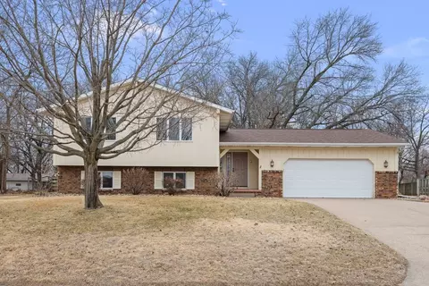 1141 Mark St, Colona, IL 61241