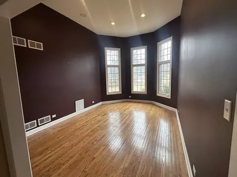Living - 327 Royal Oak Dr, Steger, IL 60475 photo 5 of 5