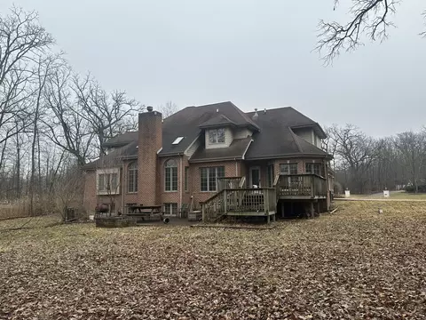 Exterior - 327 Royal Oak Dr, Steger, IL 60475 photo 4 of 4