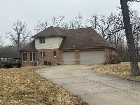 Exterior - 327 Royal Oak Dr, Steger, IL 60475 photo 3 of 4