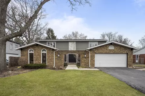 1695 Overland Trl, Deerfield, IL 60015