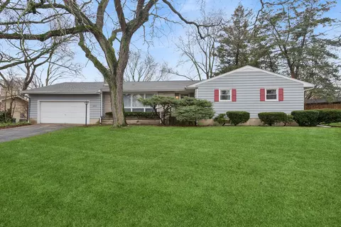 624 Willow Ln, Geneva, IL 60134