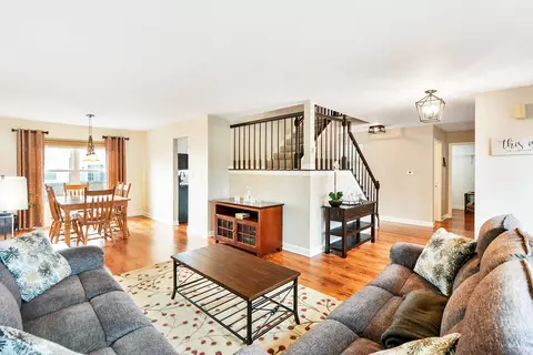 Living - 1281 Old Timber Ct, Hoffman Estates, IL 60192 photo 1 of 4