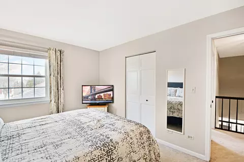 Bedroom - 1281 Old Timber Ct, Hoffman Estates, IL 60192 photo 4 of 4