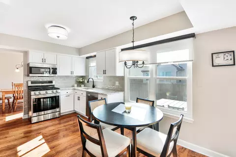 Kitchen - 1281 Old Timber Ct, Hoffman Estates, IL 60192 photo 1 of 3