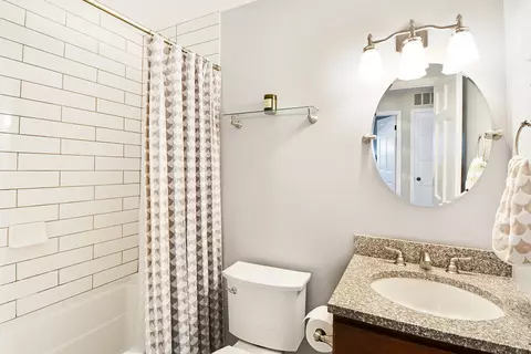 Bath - 1281 Old Timber Ct, Hoffman Estates, IL 60192 photo 3 of 3
