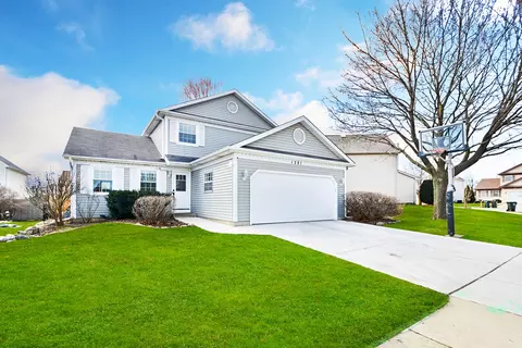 1281 Old Timber Ct, Hoffman Estates, IL 60192
