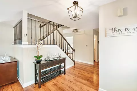 Entry Way - 1281 Old Timber Ct, Hoffman Estates, IL 60192 photo 1 of 2