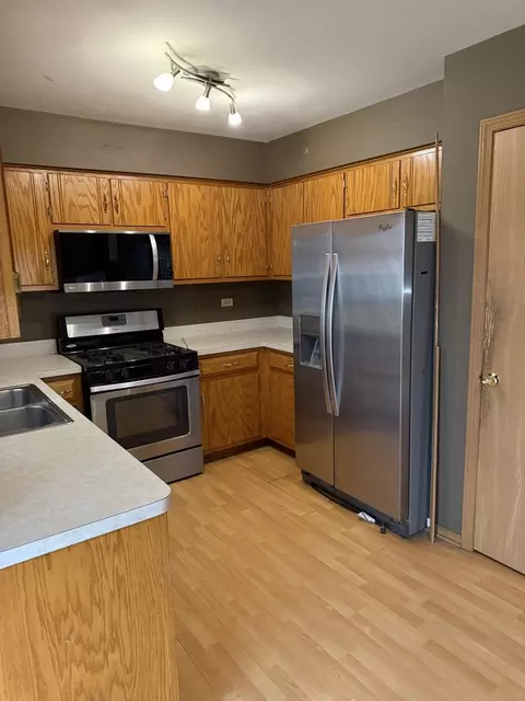Kitchen - 7013 Manchester Dr, Plainfield, IL 60586 photo 2 of 2