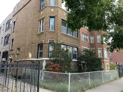 7653 S Yates Blvd, Chicago, IL 60649
