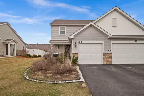 684 Vine St, Hampshire, IL 60140
