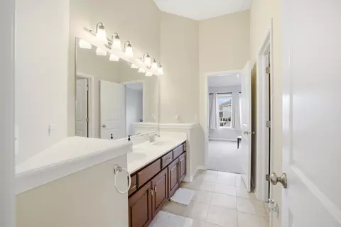Entry Way - 635 Slate Run, Elgin, IL 60124 photo 2 of 3