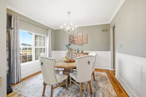 Dining - 635 Slate Run, Elgin, IL 60124 photo 1 of 1