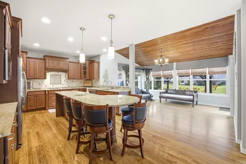 Kitchen - 635 Slate Run, Elgin, IL 60124 photo 1 of 6