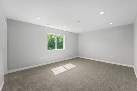 Bedroom - 15243 7th Ave, Phoenix, IL 60426 photo 4 of 9