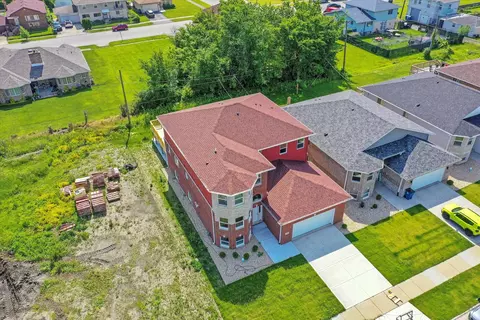 View/Area - 15243 7th Ave, Phoenix, IL 60426 photo 3 of 5