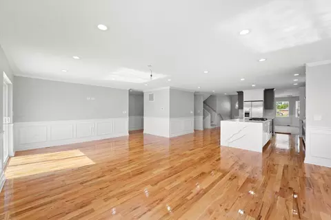 Living - 15243 7th Ave, Phoenix, IL 60426 photo 3 of 10